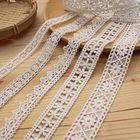 Cordón floral blanco del guipur del poliéster para los sombreros de las faldas